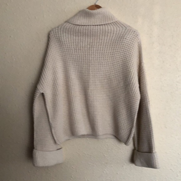 Free People Sweater - Picture 2 of 9